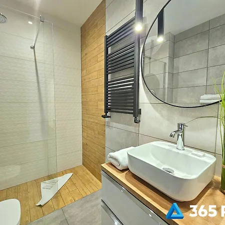 365pam - Wschodni - Parking W Cenie Kołobrzeg